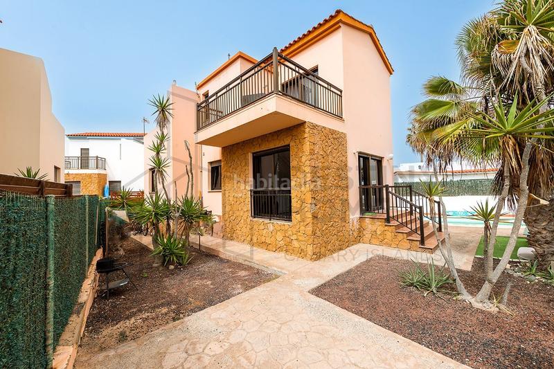 Foto e624070f-f60b-4e60-8d38-36a35701b9bc. Dúplex espectacular vivienda en ubicacion privilegiada a pocos metros del mar en Oliva (La)