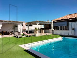 Chalet  Tortola. Exclusiva villa de lujo con piscina  en corralejo