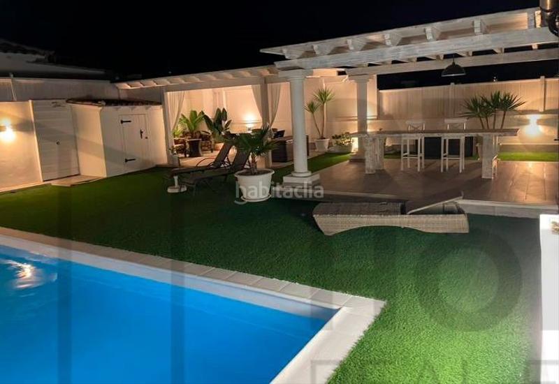 Foto 39237a27-d4a9-49b2-b40a-df3433e32927. Chalet exclusiva villa de lujo con piscina en Corralejo en Oliva (La)