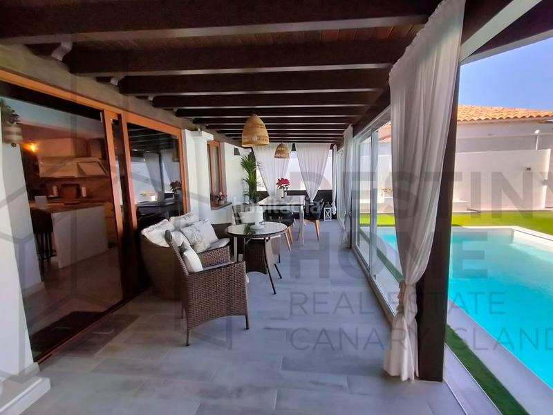 Foto 69ee3544-9ba2-4edf-8760-2e31a792fd99. Chalet exclusiva villa de lujo con piscina en Corralejo en Oliva (La)
