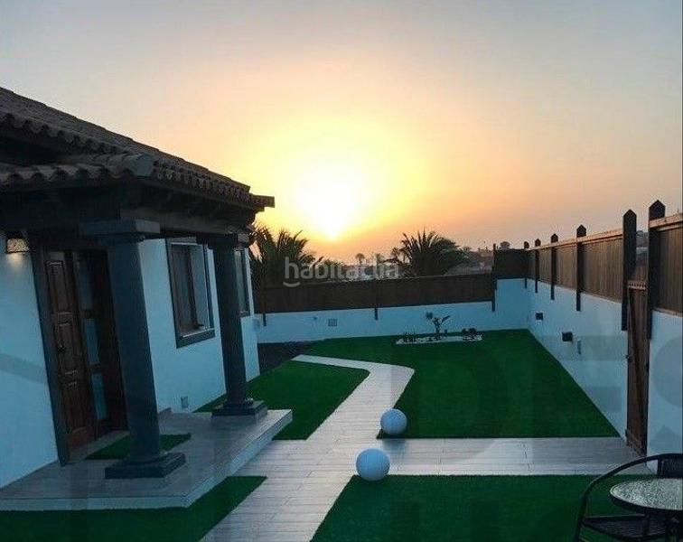 Foto 861beed6-c8e7-4d8b-a7f7-71a98aecae9a. Chalet exclusiva villa de lujo con piscina en Corralejo en Oliva (La)