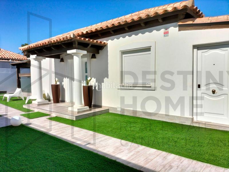 Foto 93a600ca-6918-4c0a-b903-0eb3492405b2. Chalet exclusiva villa de lujo con piscina en Corralejo en Oliva (La)