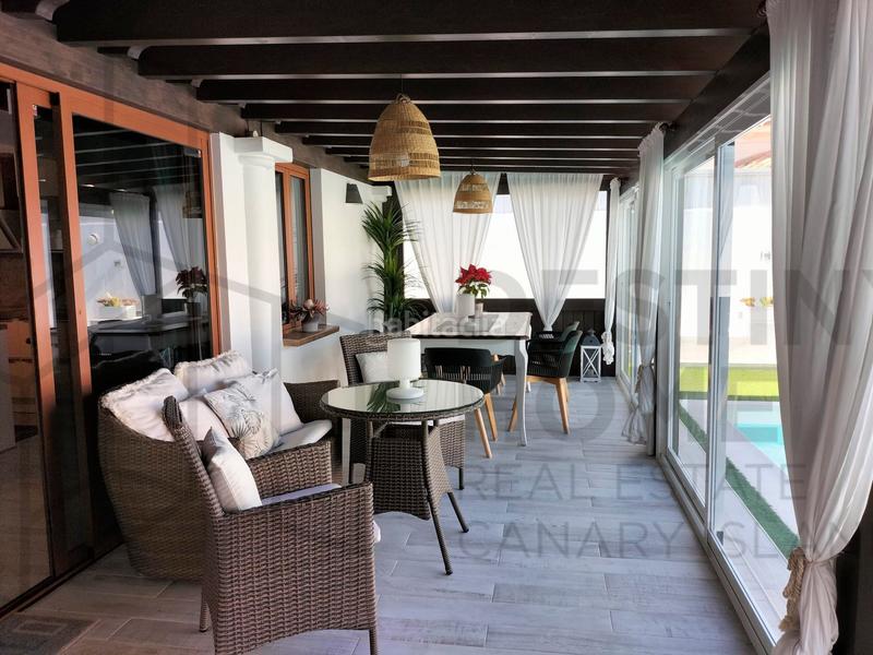 Foto f753ec11-da56-4a98-b85b-d21e79853dd0. Chalet exclusiva villa de lujo con piscina en Corralejo en Oliva (La)