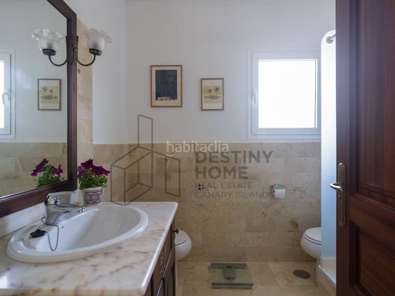 Foto f3900ce1-4047-4e1c-8014-df186074e0eb. Xalet amb piscina a Corralejo Oliva (La)