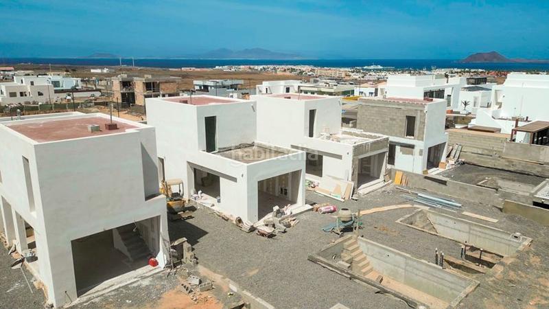 Foto 7f2ce076-4ae3-4550-aed9-c0d8331a1e88. Casa promocion de obra nueva en Corralejo en Corralejo Oliva (La)