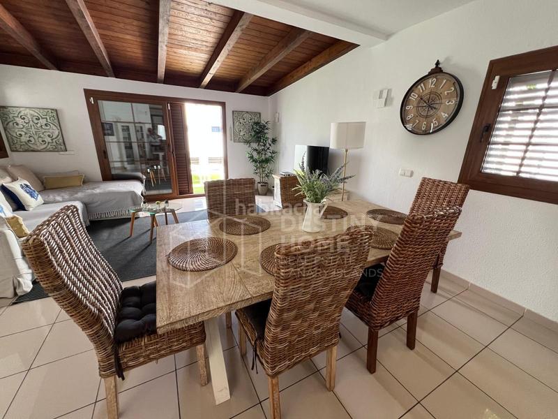 Foto 4ff069a7-d22a-4e66-9bcc-5fcdace17ad4. Casa espectacular chalet de 3 dormitorios en venta con vistas al mar en Oliva (La)