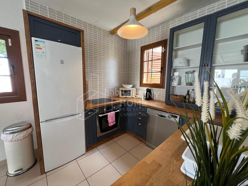 Foto 5521061e-cf59-499a-a210-f6eeee1d1413. Casa espectacular chalet de 3 dormitorios en venta con vistas al mar en Oliva (La)