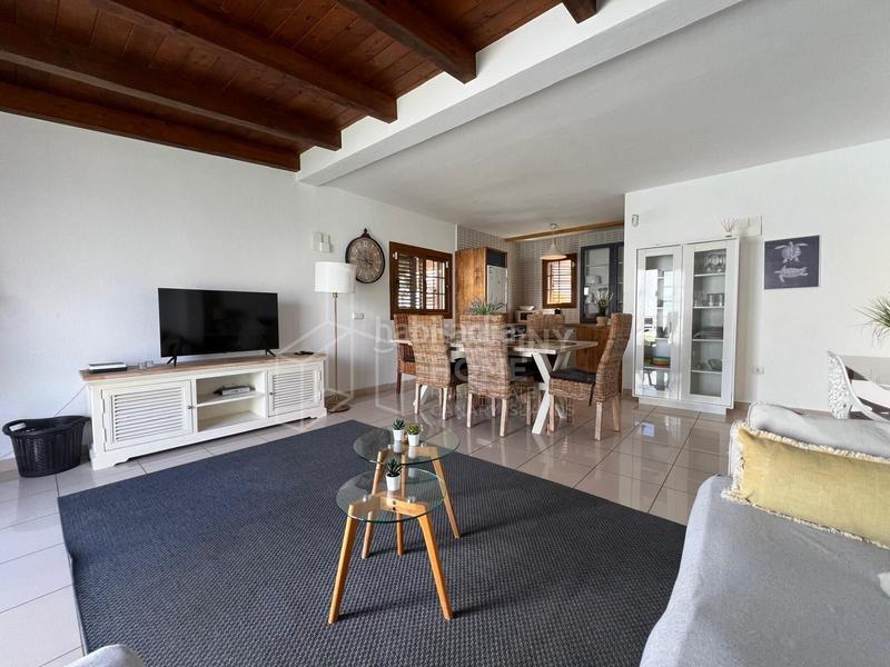Foto 7b178c2f-b126-4271-b5af-a78af46e26a4. Casa espectacular chalet de 3 dormitorios en venta con vistas al mar en Oliva (La)