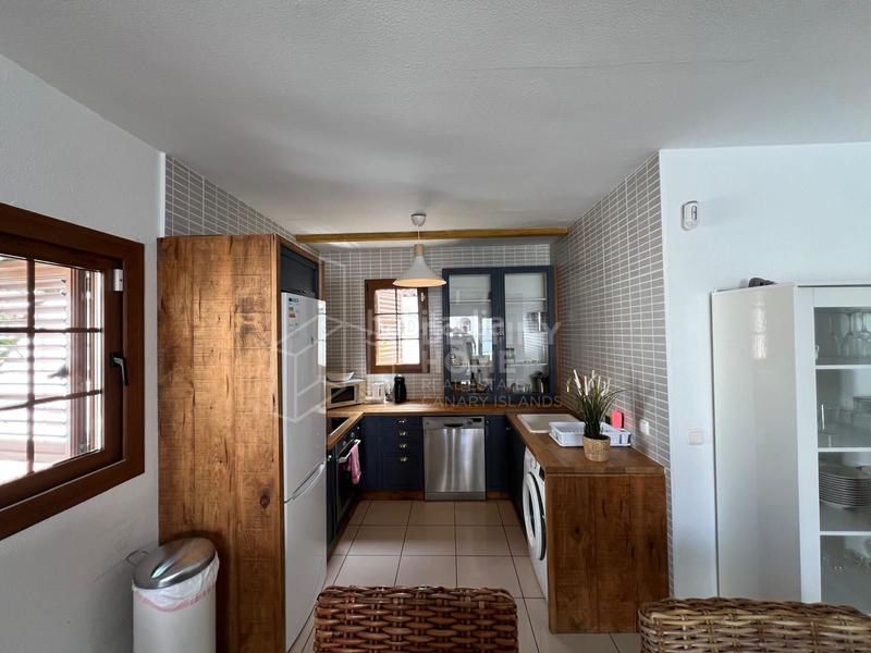 Foto a3aadcdf-ef17-430a-b900-bcf3b9c1b671. Casa espectacular chalet de 3 dormitorios en venta con vistas al mar en Oliva (La)