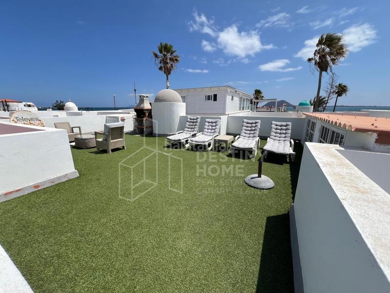 Foto acd7401e-d6c1-4db0-9083-fcaf9295aab4. Casa espectacular chalet de 3 dormitorios en venta con vistas al mar en Oliva (La)