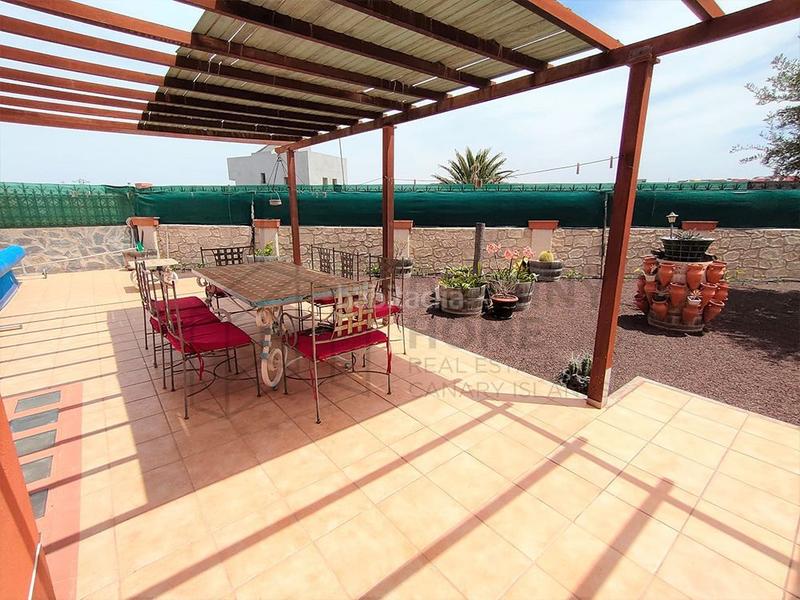 Foto 30f31b96-d388-46d5-8ce3-551271342386. Xalet amb piscina a Corralejo Oliva (La)