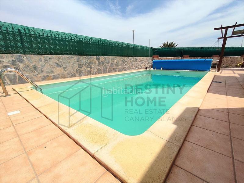 Foto 7792b947-0a9b-4b26-b8c1-55c542affe13. Xalet amb piscina a Corralejo Oliva (La)