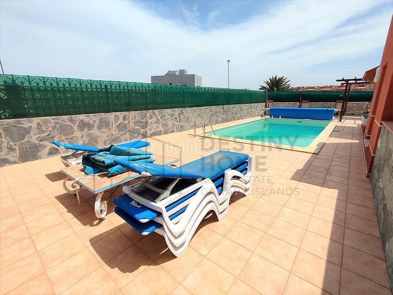 Foto d8f6de6b-c55f-40b3-acf1-884de6add6f7. Xalet amb piscina a Corralejo Oliva (La)