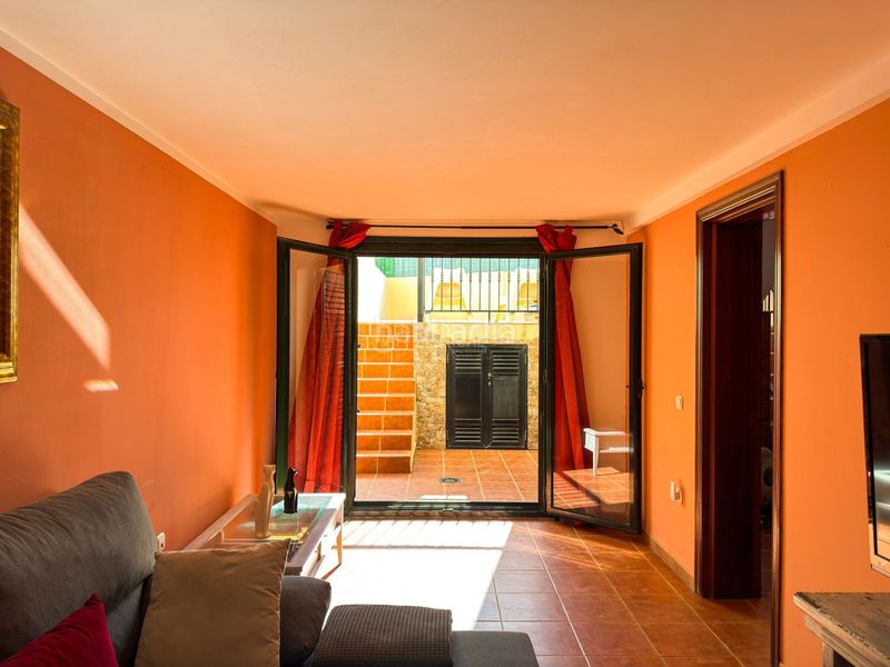 Foto ae293634-5b8d-43c7-8e52-10f7c10ae551. Casa amb piscina a Corralejo Oliva (La)
