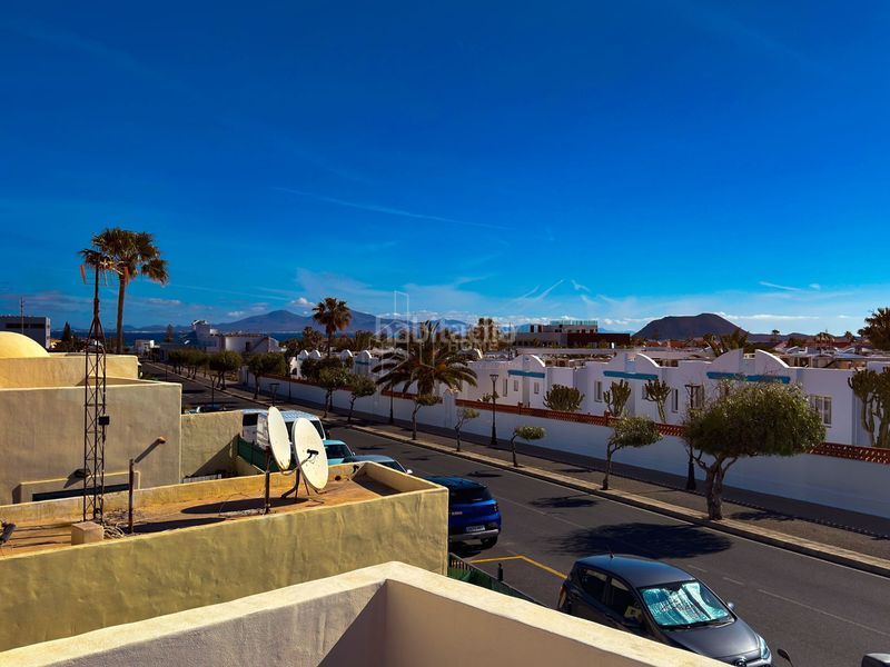 Foto c490b90c-3543-4fc9-93a2-0b51b152f641. Casa amb piscina a Corralejo Oliva (La)