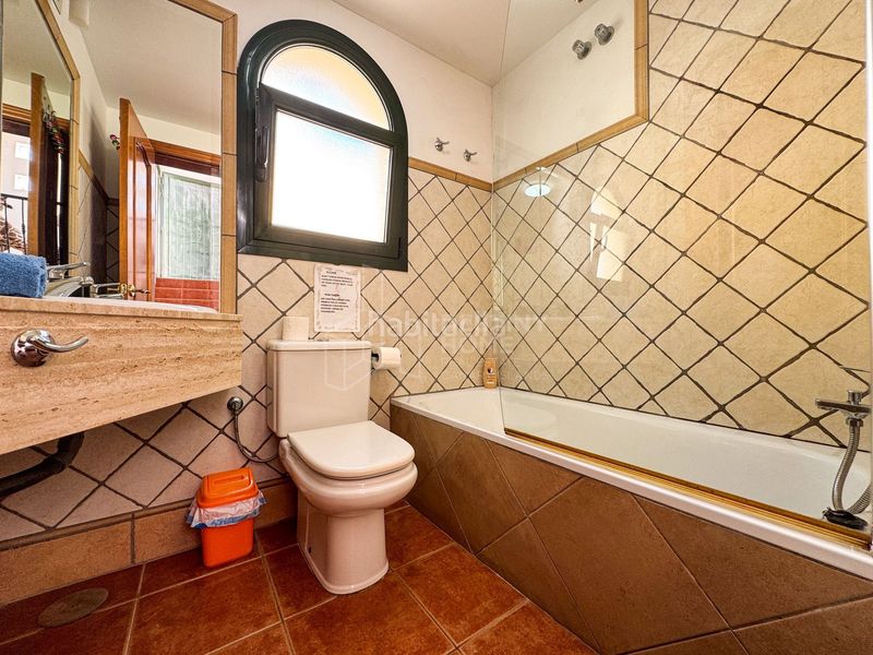 Foto f06c27de-af71-425a-b2f9-e35188d1a3b9. Casa amb piscina a Corralejo Oliva (La)