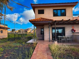 House in Majanicho. Nuevas villas en venta en origo mare  fuerteventura