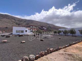 Chalet  Cortijo de la montaña hendida. Villa de obra nueva en el cardón con vistas despejadas.
