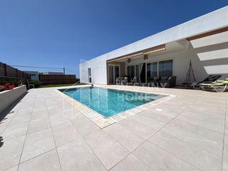 Chalet  Central. Exclusiva villa de diseño en una de las mejores ubicaciones de l