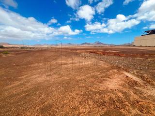 Terreno residencial  Fv 20. Solar industrial en venta en el municipio de tuineje