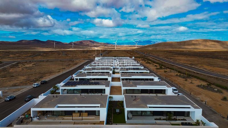 Foto 535928a1-9743-47a8-8e4f-7fa682ace141. Xalet amb aparcament piscina a Villaverde Oliva (La)