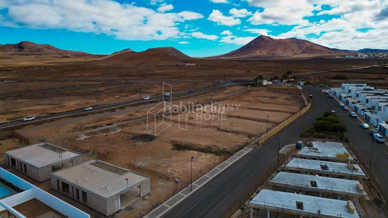 Foto 666b200e-1e02-4e2b-9bef-bfe10b4b7054. Xalet amb aparcament piscina a Villaverde Oliva (La)