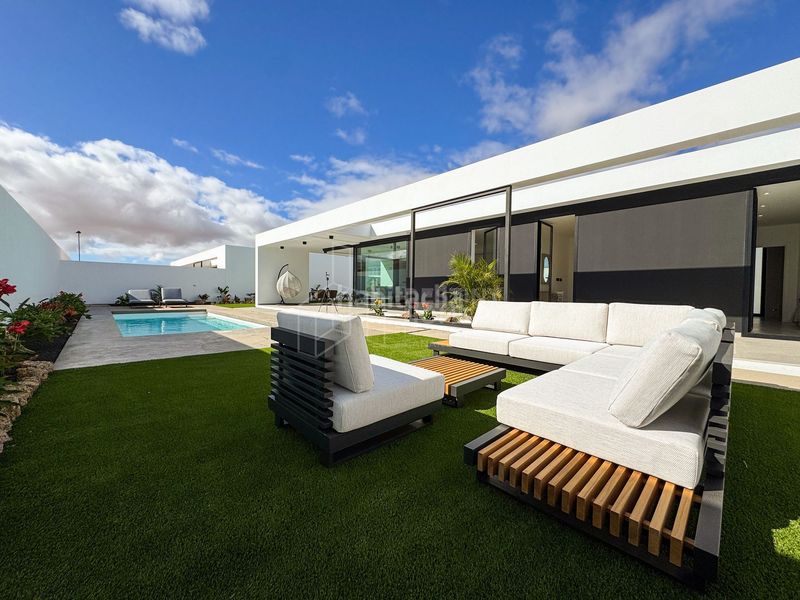 Foto 9e8f6040-d29a-4c0c-bb9d-950f9880386e. Xalet amb aparcament piscina a Villaverde Oliva (La)