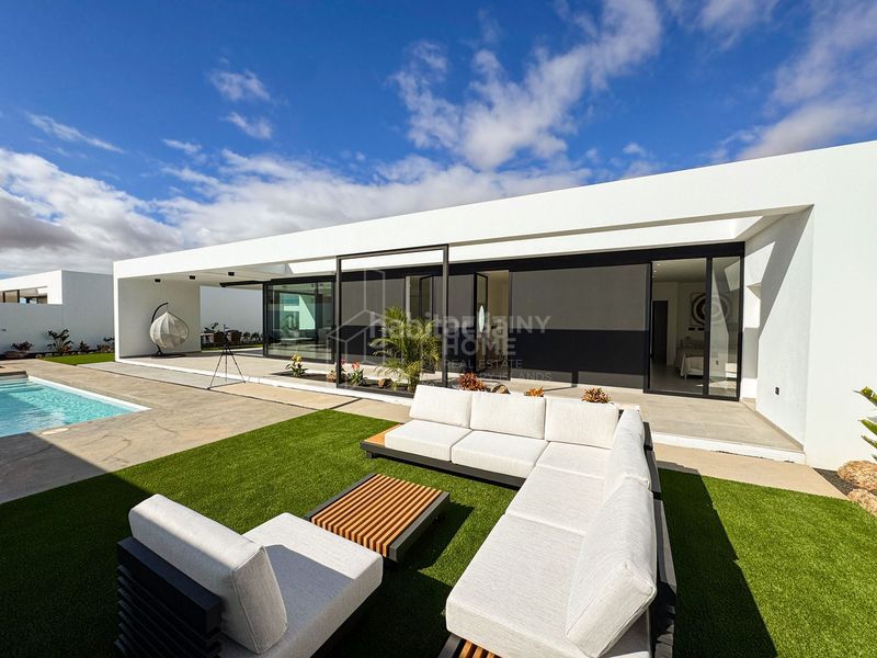 Foto c31171f3-7374-45db-bc8d-bfdb4b9fd95f. Xalet amb aparcament piscina a Villaverde Oliva (La)