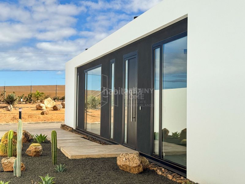 Foto cc8919f2-4b0a-4185-8b5c-a1ecd9653175. Xalet amb aparcament piscina a Villaverde Oliva (La)