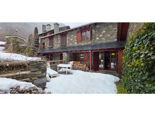 Rent House  Cg-4, 19-1. Casa rústica en alquiler en arans ordino  disponible inmediatame