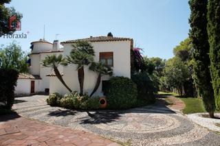 Casa a Can Girona - Terramar - Vinyet. Exclusiva casa en sitges playa