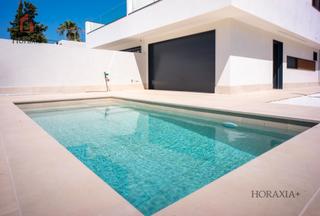 Casa aparellada  Passeig garbí. Casa pareada a estrenar .