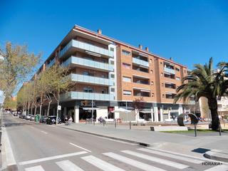 Location Appartement  Carrer d'albert einstein. Piso equipado en el centro, alquiler temporal.