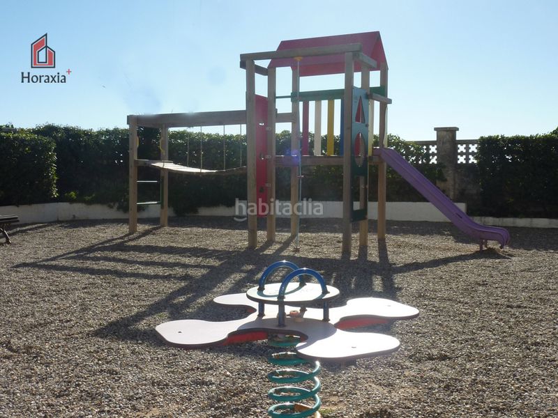 Foto ff040724-3b22-44fb-88b7-91e5528674bd. Pis amb xemeneia calefacció piscina a Lluminetes Castelldefels