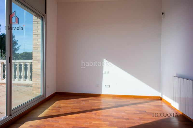 Foto 099303fb-c8c7-4e87-8015-9382edf6e996. Casa amb calefacció aparcament a Bellamar Castelldefels