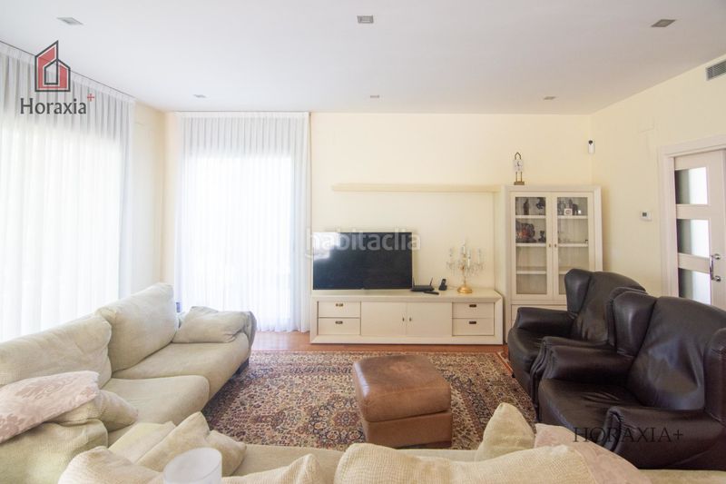 Foto 13b0154b-fb1b-48d5-9fc6-8a757dae3350. Casa amb calefacció aparcament a Bellamar Castelldefels
