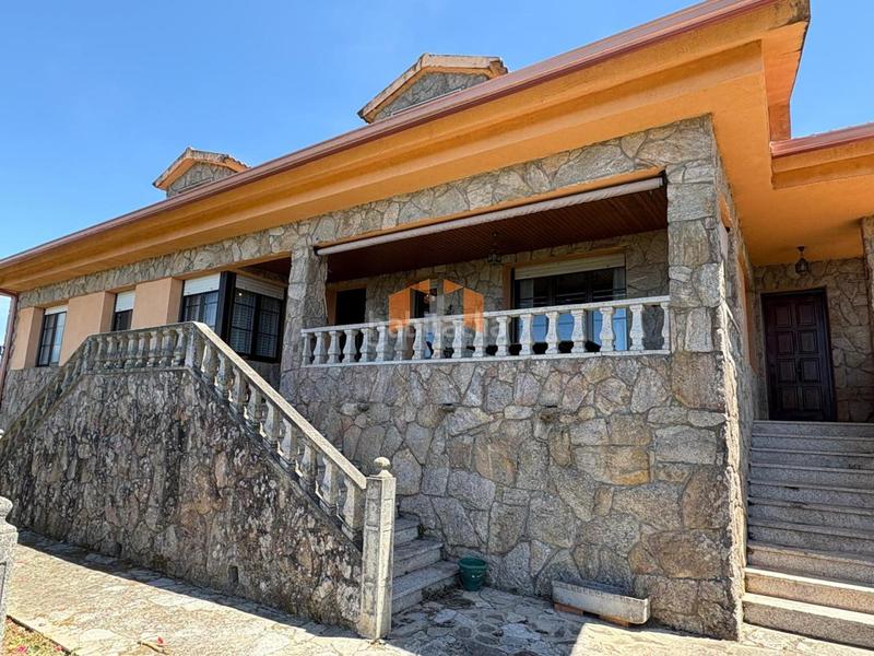 Foto 33138300-2e9f-4d87-a094-f3146ec4f015. Chalet avec chauffage parking piscine dans Nigrán centro Nigrán