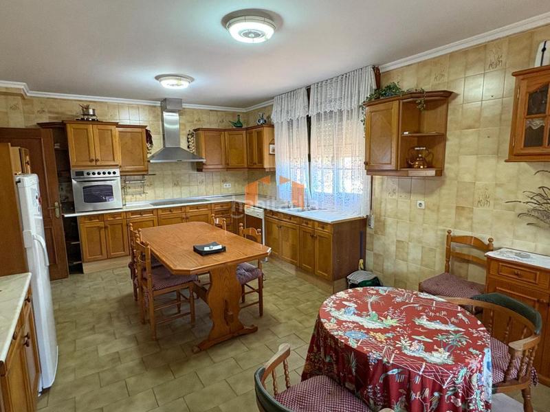 Foto bc43f671-93b9-4c05-9299-ff33f0521e89. Chalet en Nigrán centro Nigrán