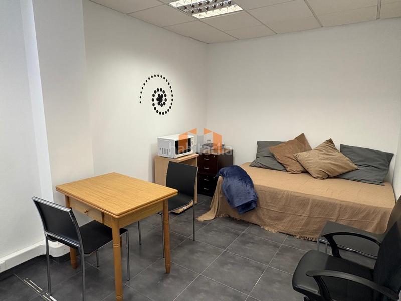 Foto b02f9cbe-3894-4152-ad01-151ba7fdbf91. Bureau avec chauffage parking dans Navia Vigo