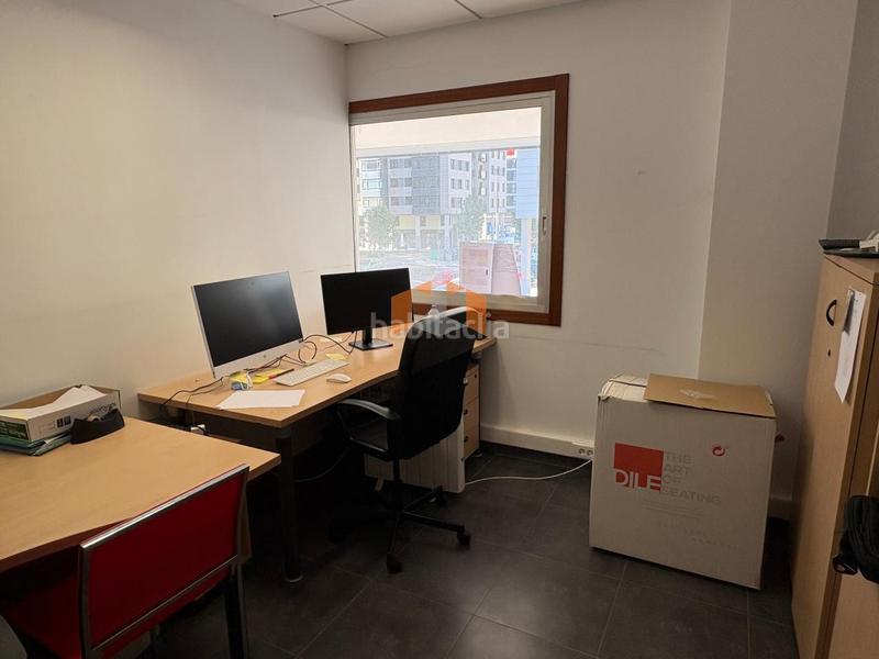 Foto 087216f8-4225-4ac8-b814-a155ef6026bb. Office space with heating parking in Navia Vigo