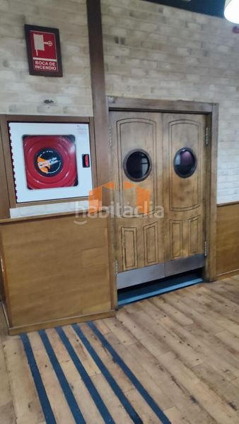 Foto f7bd2465-9ca4-443d-856b-a0e9da6d838e. Local comercial a Centro - Areal Vigo