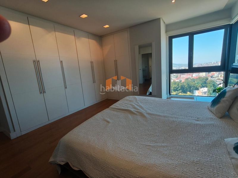 Foto 12d48ef7-1ac1-4753-a3a2-fc68edd01415. Lloguer àtic amb calefacció aparcament a A Salgueira - O Castaño Vigo