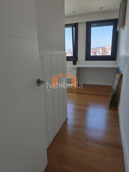 Foto 3424091f-fdd4-4241-8ffb-0aa32476b6ec. Lloguer àtic amb calefacció aparcament a A Salgueira - O Castaño Vigo