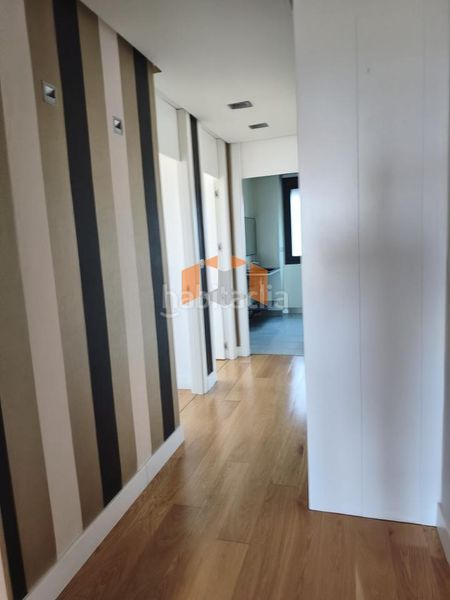 Foto e7e313e4-ab82-4402-9ce3-5b8ac421e548. Lloguer àtic amb calefacció aparcament a A Salgueira - O Castaño Vigo