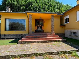 Chalet in Comesaña - Matamá