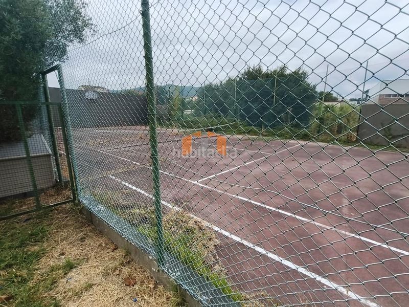 Foto dd3fc754-5f7a-4af6-862d-bb55b5eb0f3a. Xalet amb calefacció aparcament piscina a Comesaña - Matamá Vigo