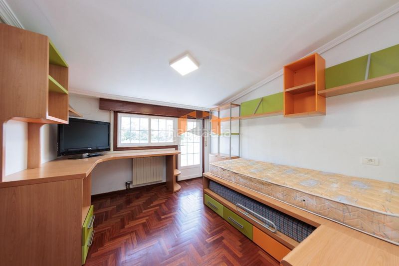 Foto 459162ad-0eaf-4a16-b95c-4e8d02fe3e24. Casa en Lavadores Vigo