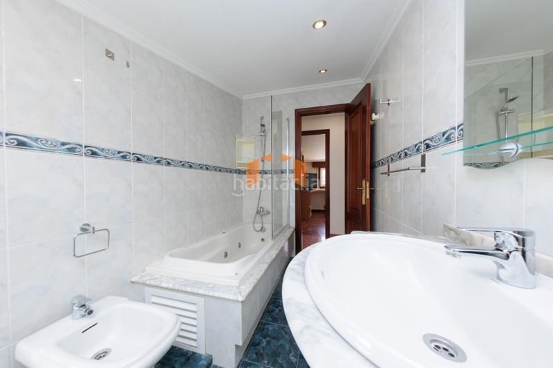 Foto 85a64c48-e90e-4c1d-881c-06da22532a76. Casa en Lavadores Vigo