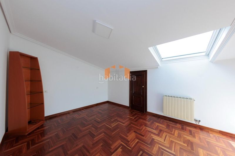 Foto 99a21e4c-d8b0-4562-ae81-2ce89b8edfb3. Casa en Lavadores Vigo