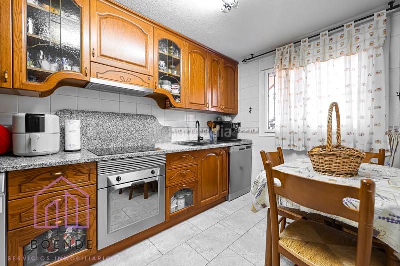 Foto 02f0b829-6628-466c-9aa1-1e07337266ae. Chalet con camino riscaldamento parcheggio in Parque Europa-Los Pitufos Pinto